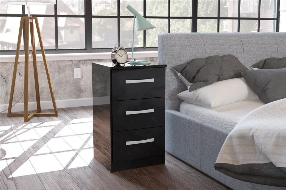 /_images/product-photos/birlea-lynx-3-drawer-bedside-black-a.jpg