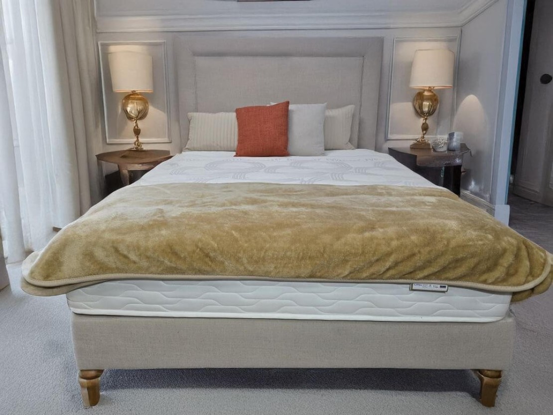 /_images/product-photos/elephant-beds-king-size-twin-pipe-frame-floor-model-a.jpg